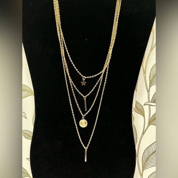 Elegant Gold Layered Necklace - Picture 3 of 3